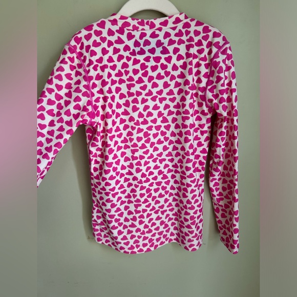 Crew cuts girls rash guard 6/7. Hot pink hearts on ivory background. Nice shape! - Picture 4 of 8
